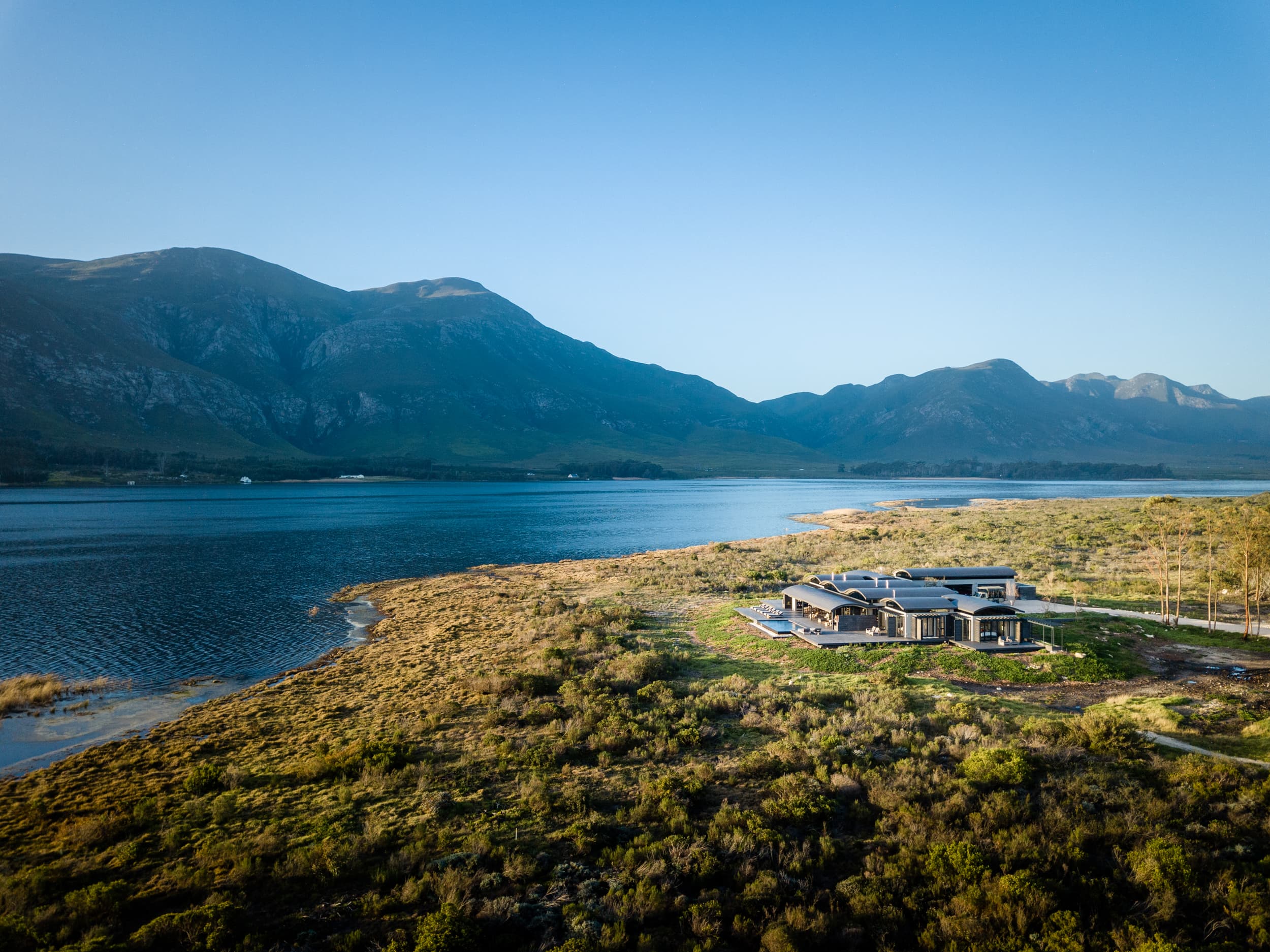 Perivoli lagoon House